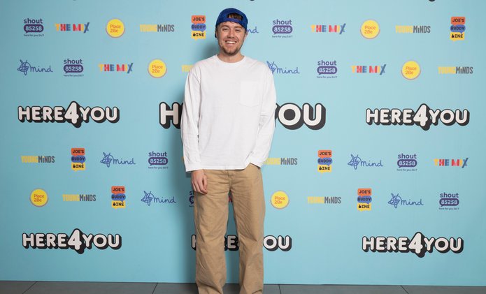 Here4You-Step-Repeat-Roman-Kemp.jpg
