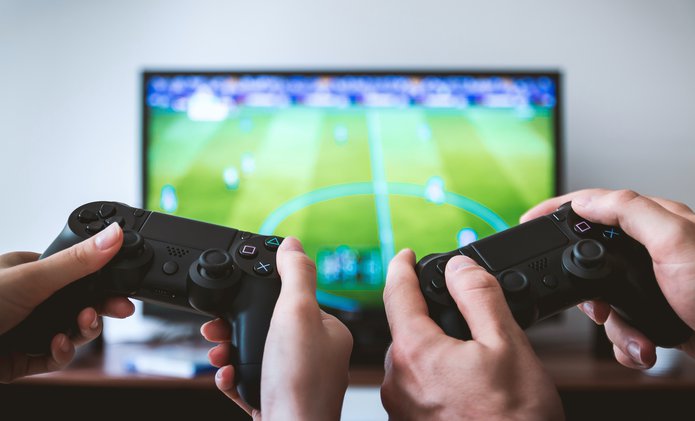 gaming-football-playstation-friends