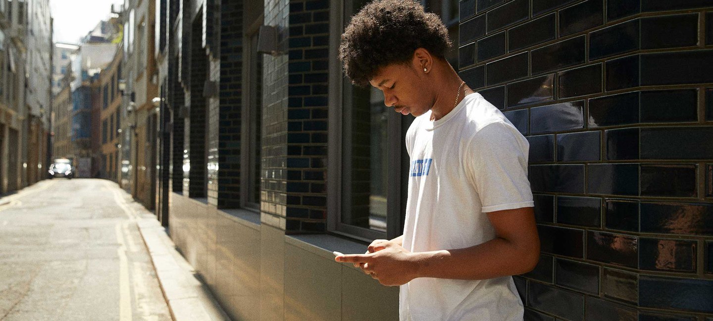Shout_boyonphone.jpg
